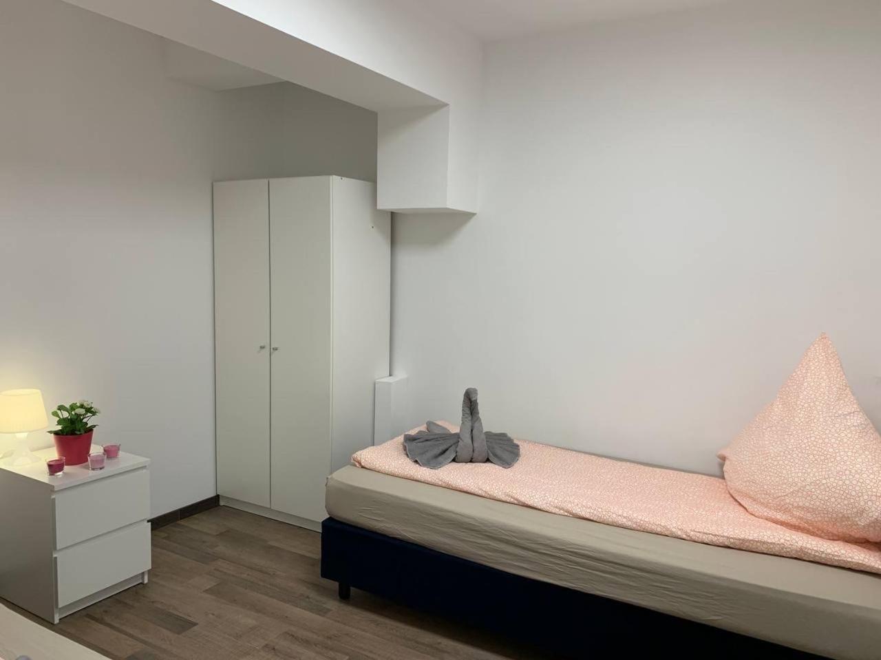 Central Private Rooms In Popular Neighborhood! Кёльн Экстерьер фото