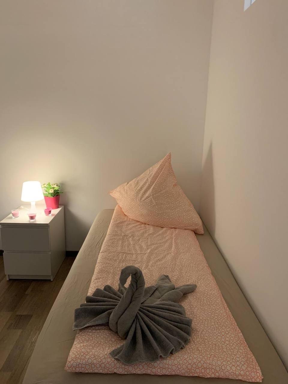 Central Private Rooms In Popular Neighborhood! Кёльн Экстерьер фото